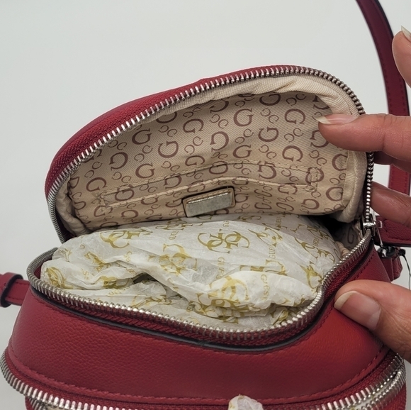 New Guess Crossbody Shoulder Handbag​​​ - Picture 4 of 10